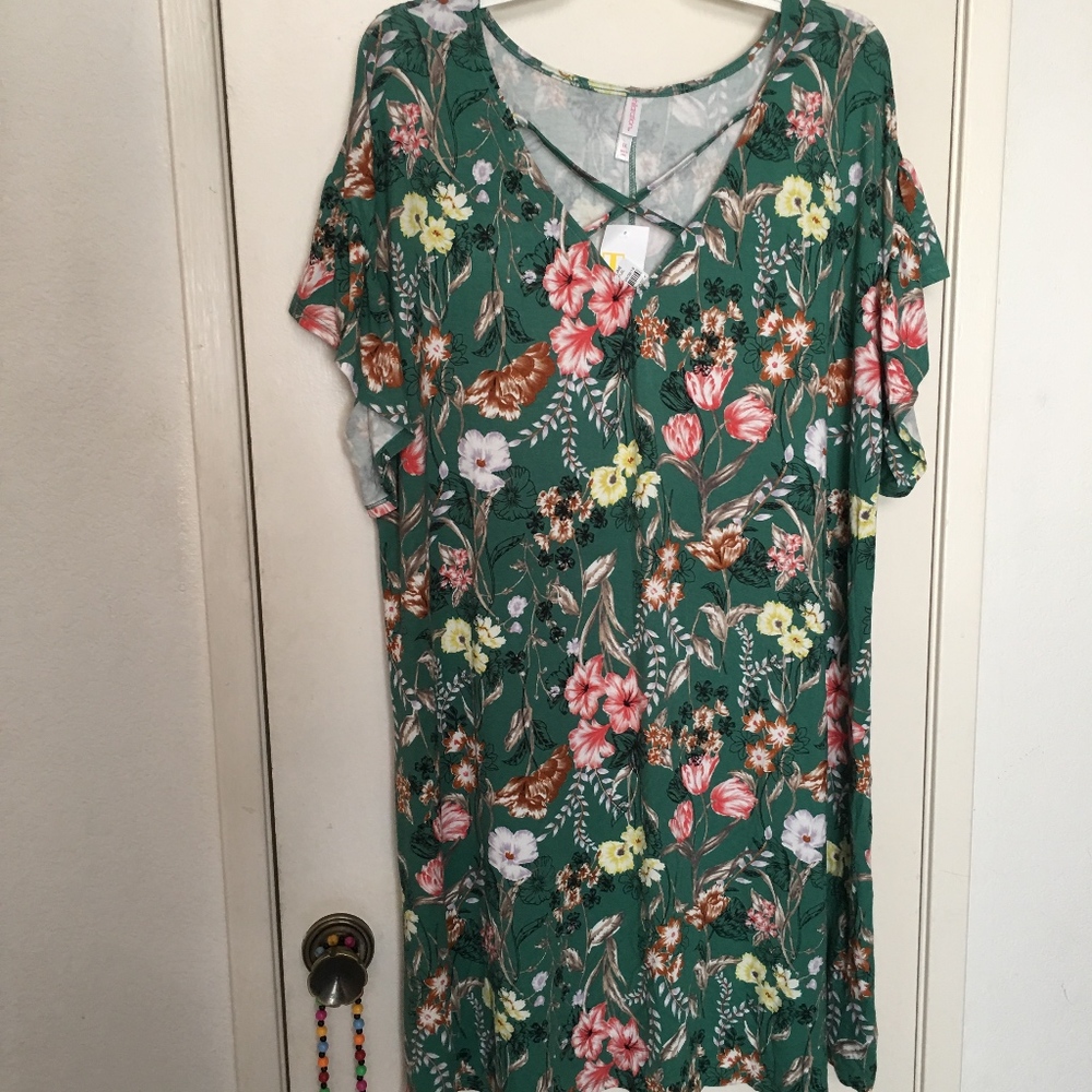 *Host Pick* Xhilaration Shift Dress Green Floral - Picture 6 of 8